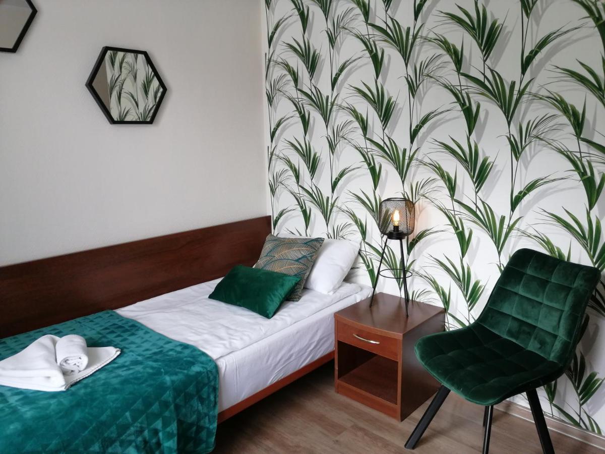 Bed and Breakfast Platinum Budzyn  Экстерьер фото