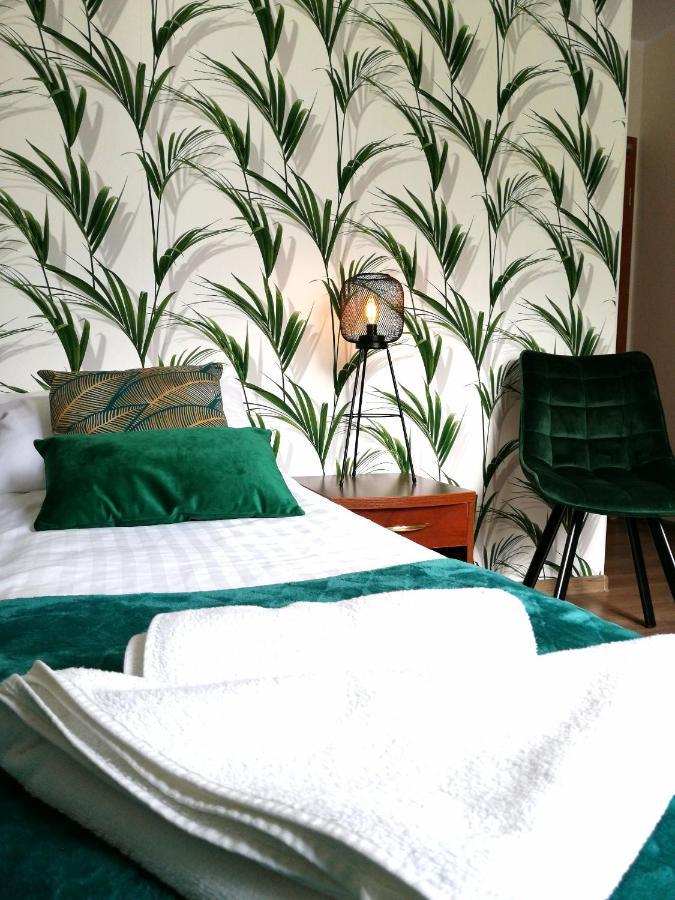 Bed and Breakfast Platinum Budzyn  Экстерьер фото